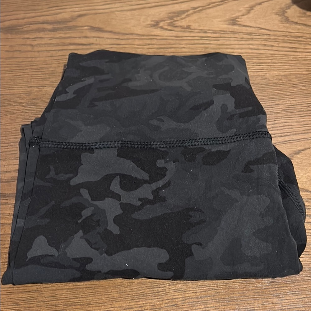 LU LU LEMON Black Camouflage Leggings size 12
